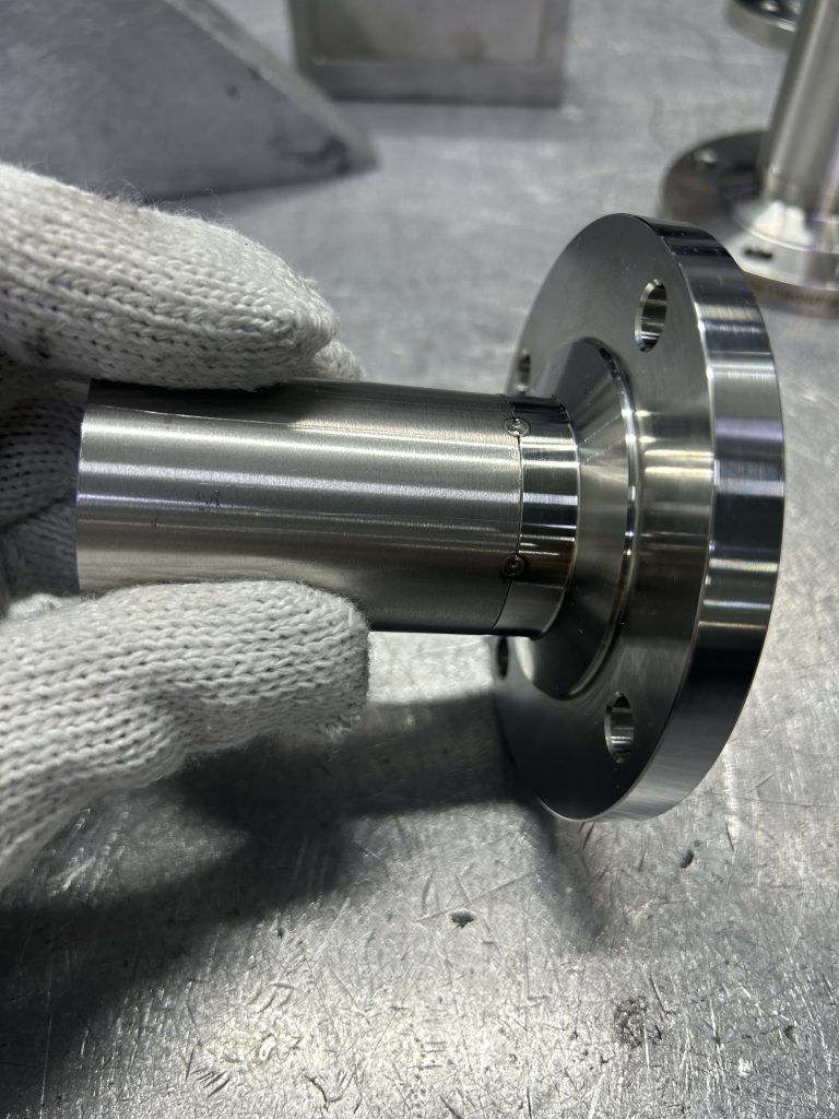 Semiconductor stainless steel tubing tack welding with high-purity argon purge